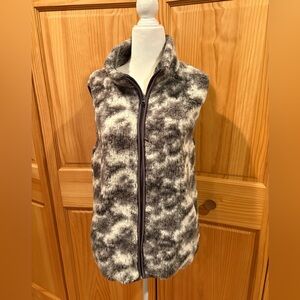 Marissa Olivia New York Sherpa Vest Grey Combo women’s size S NWT